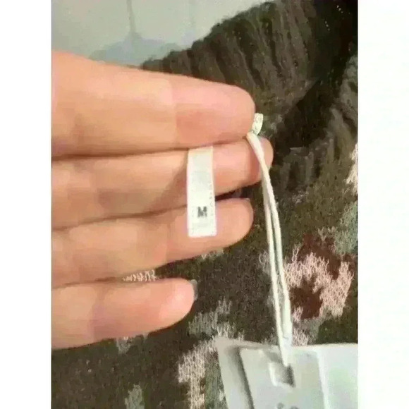 Stitchdrop Jakarta Brown Floral Sweater Dress Size Medium NWT - Picture 3 of 5